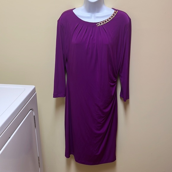 Tahari Dresses & Skirts - Tahari Magenta dress